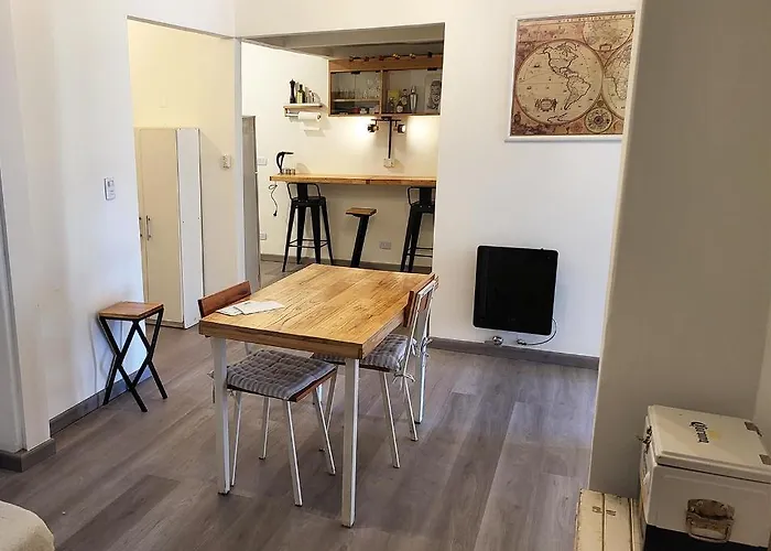 3 ambientes con balcón y Pràctico, lindo y con todo cerca!